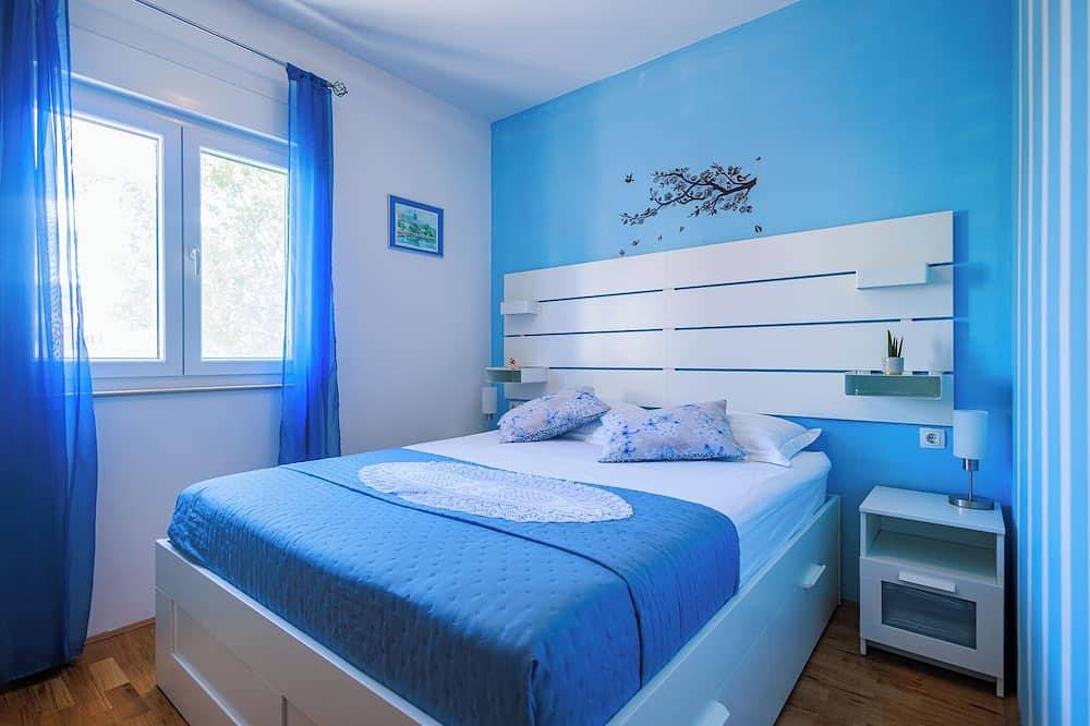 Perfect 3-bedroom house with heated pool in peaceful Šestanovac in Šestanovac, Makarska Riviera