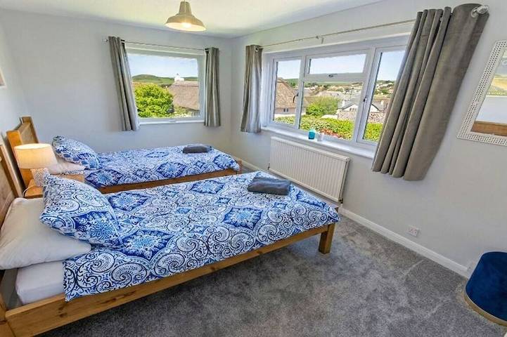 Ladywell Sleeps 12|Hot Tub* Pool Table, Pizza Oven in Croyde, Devon