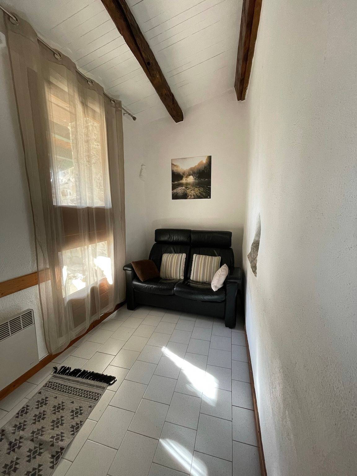 Kleines Steinhaus im Mas de la Bastide – Gîte-Dorf mit Pool & Terrasse in Joyeuse, Ardèche