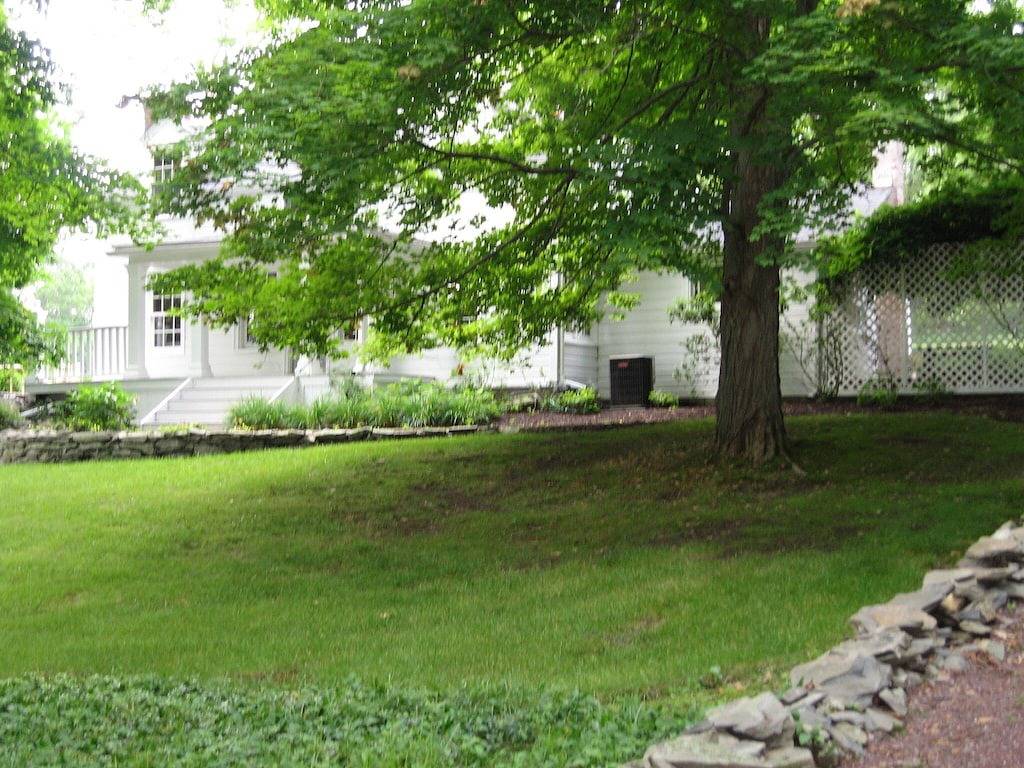 Bauernhaus auf 30 Morgen, 1 Meile zu Omega Privatbett & Bad Nutzung des 1. Stock in Dutchess County