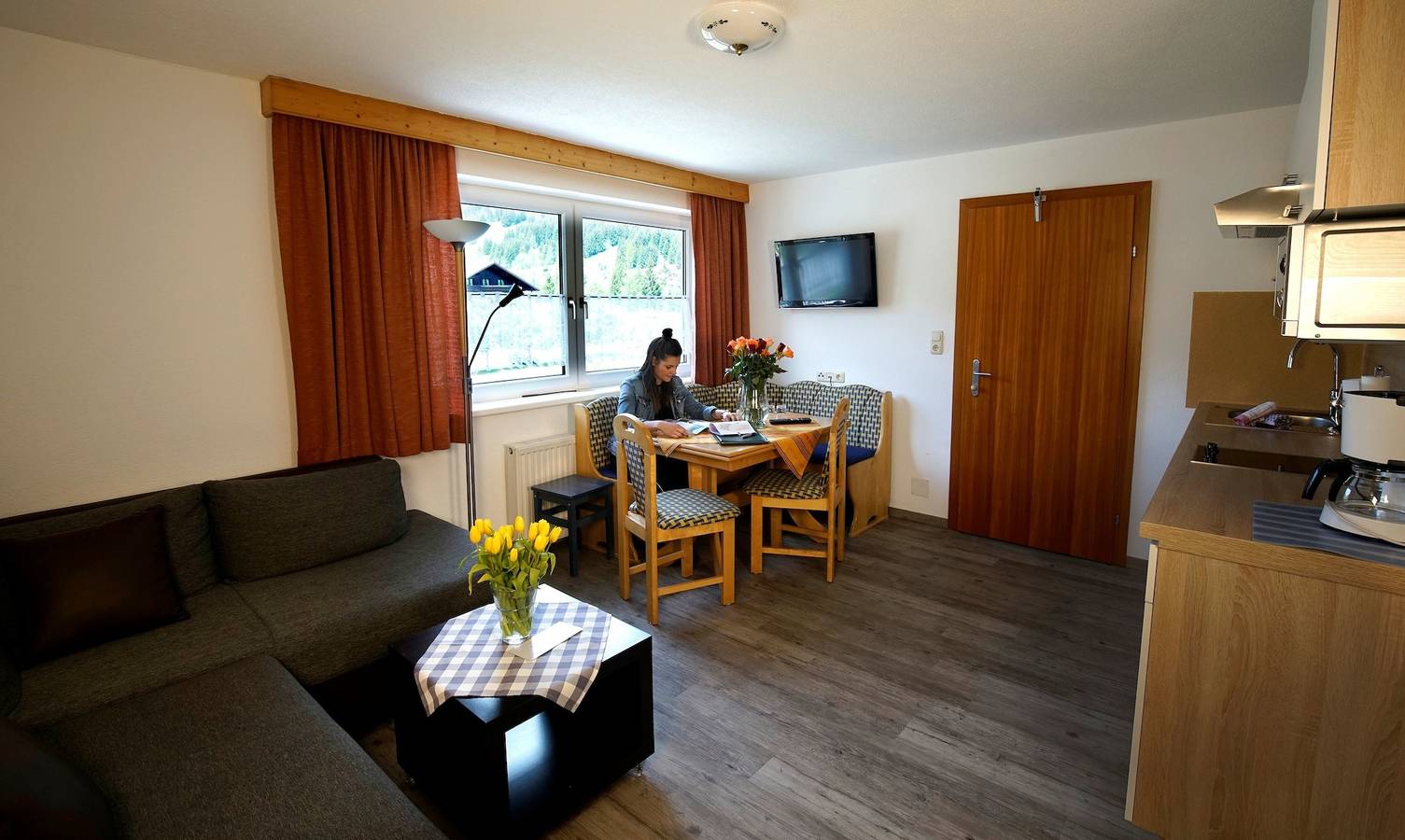 Geheel vakantieappartement, Vakantieappartement voor 3 personen met uitzicht in Lermoos, Ammergauer Alpen (Oostenrijk)