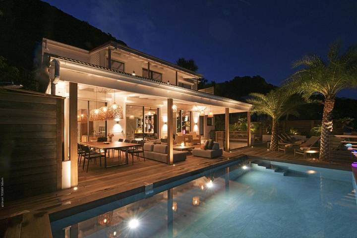 Villa pour 12 personnes, avec balcon et piscine dans Saint-Barthélemy
