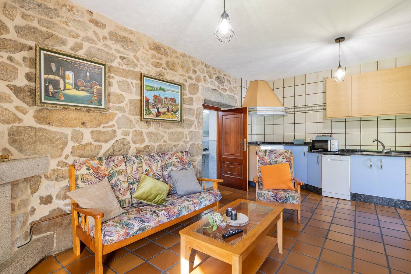 Casa Abuela Mercedes : Maison de Vacances avec Piscine Privée, Wi-Fi et Vue sur la Montagne in Caldas de Reis, Province de Pontevedra