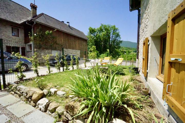 Gîte pour 2 personnes, avec jardin sur le Lac d'Annecy - 2