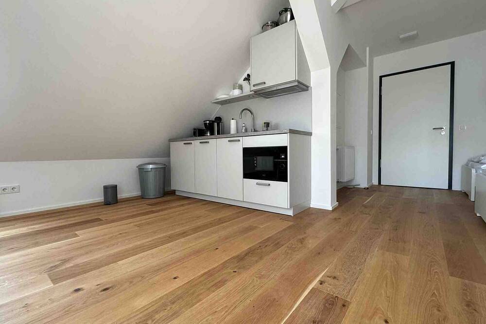 Ganze Wohnung, (Am1114) Moderne Monteurwohnung / Übergangswohnung in Amberg, Ostbayern