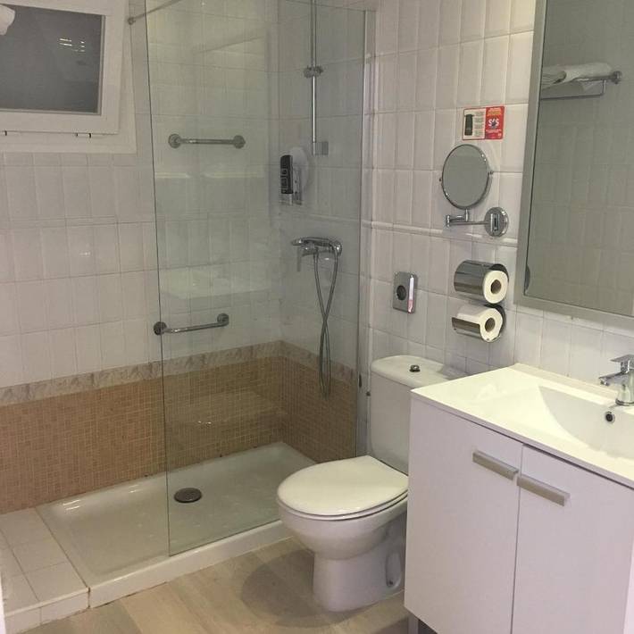 Gîte pour 2 personnes, avec vue ainsi que piscine et terrasse à Peguera - 2