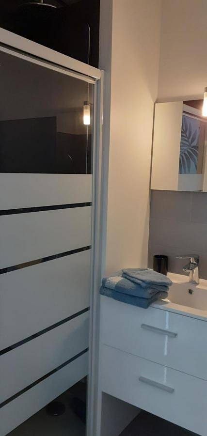 Appartement entier, One-Bedroom Apartment in Pont-l'Abbé, Côte de Cornouaille
