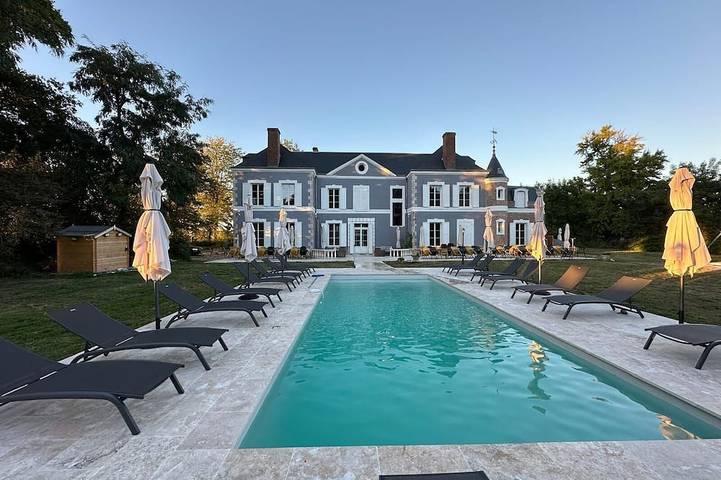 Location de vacances pour 28 personnes, animaux acceptés dans Châtillon-Coligny