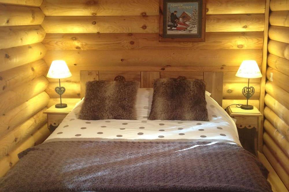 Authentic Scandinavian log cabin in La Joue du Loup, Le Dévoluy