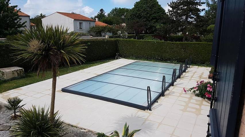 Location de vacances pour 10 personnes, avec piscine et jardin à La Jarrie - 4