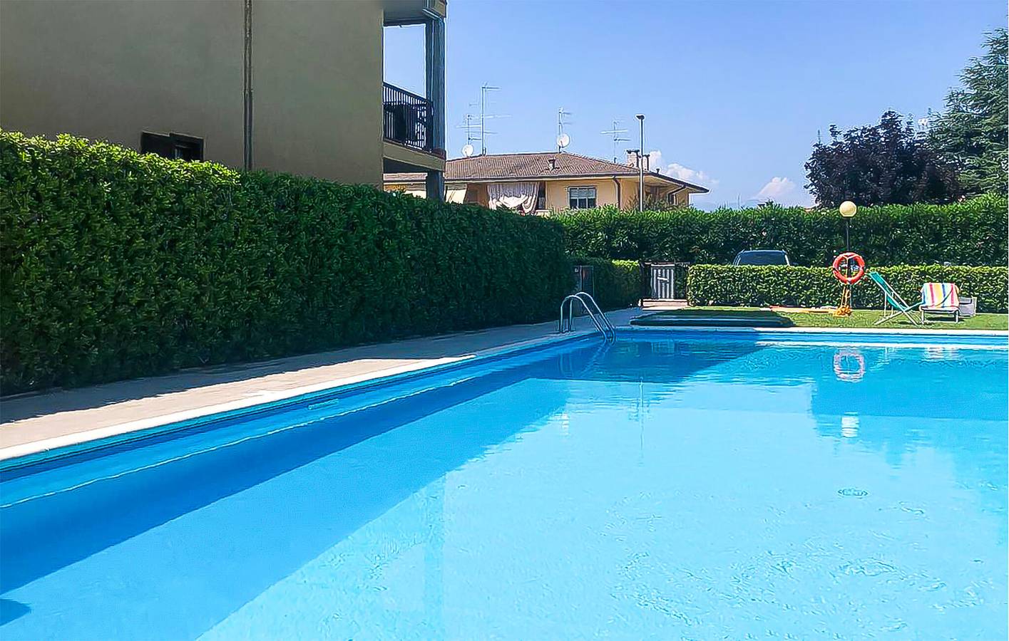 Appartement de vacances entier, Oasis au bord de la piscine près du lac de Garde in Santa Maria di Lugana, Sirmione