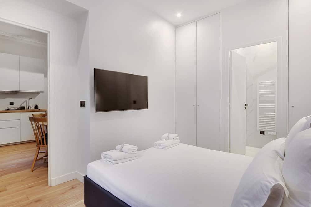 Entire apartment, A Unique & Exclusive Apartment in Neuilly sur Seine in Neuilly-sur-Seine, Hauts-de-Seine
