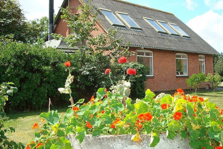 Ferienhaus für 6 Personen, mit Sauna und Terrasse sowie Garten in Jegindø