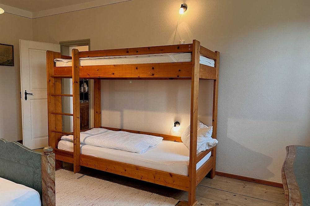 Ganze Wohnung, Ferienwohnung Franzl für 2-4 Personen im Og, 52 qm, 1 Schlafraum, 1 Wohnküche, in Breitbrunn am Chiemsee, Chiemsee