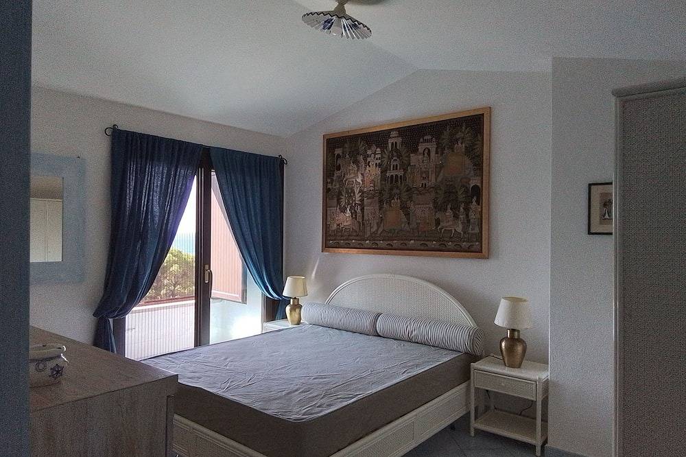 House in residence with swimming pool- 5 min from Campulongu beach in Villasimius, Cagliari Provinz