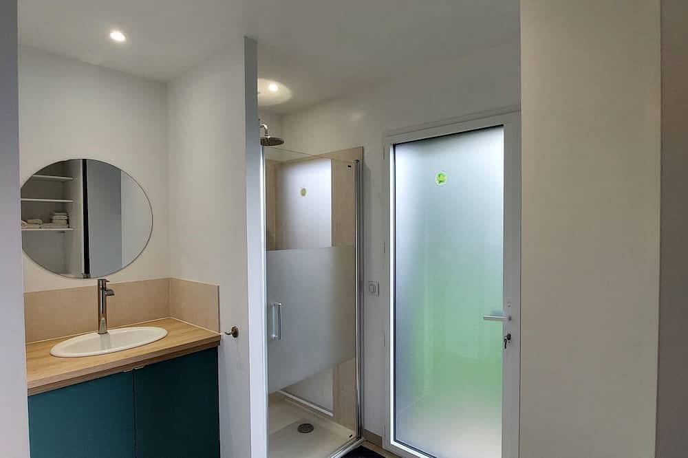 Ganze Wohnung, Comfortable Studio On The Banks Of The Rance Near Dinard And Saint Malo in Le Minihic-sur-Rance, Saint-Malo und Umgebung