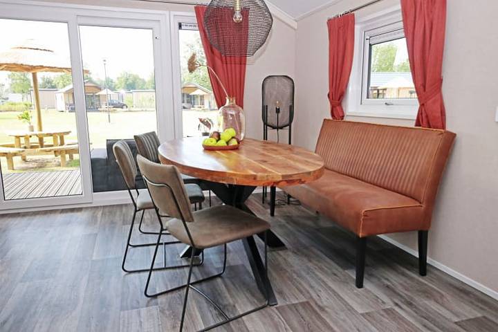 Camping für 6 Personen, mit Balkon/Terrasse und Seeblick sowie Terrasse in der Veluwe - 4