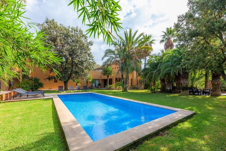 Casa de vacaciones para 8 personas, con Balcón y Jardín en Son Servera