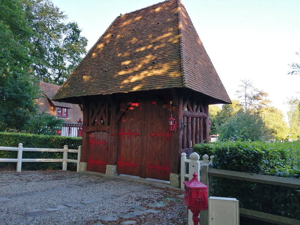La Demeure des Vieilles Lanternes - Chambre Romantique in Yébleron, Région du Havre