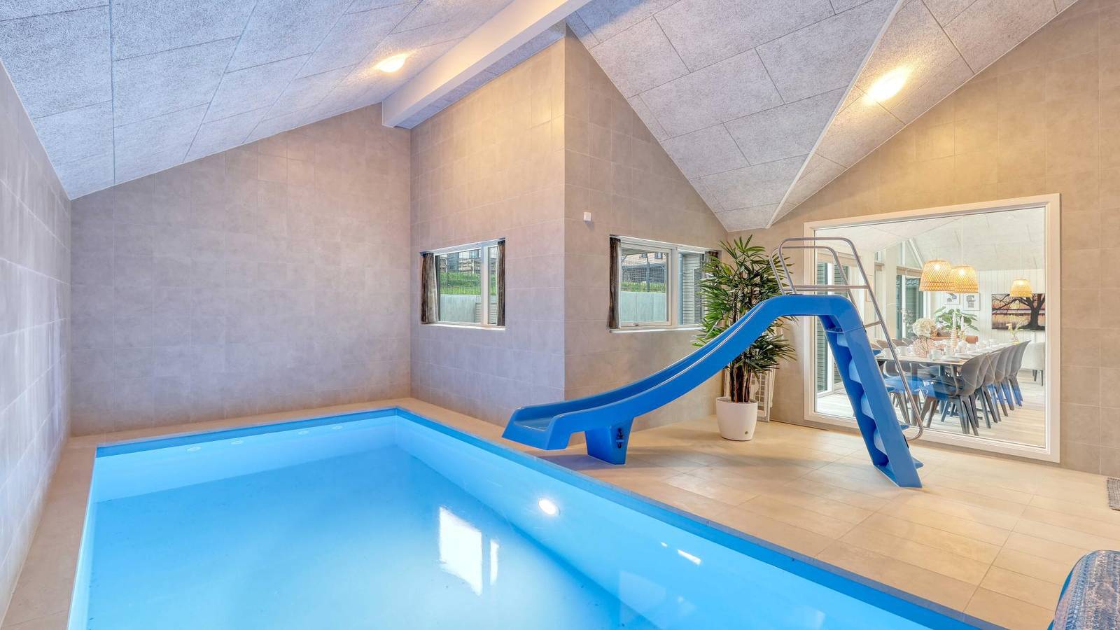 768 - Modernes Poolhaus am Tramser See für 14 Personen in Jesendorf, Nordwestmecklenburg (Wismar und Umgebung)