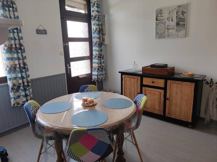 Gîte pour 4 personnes, avec jardin à Dargnies