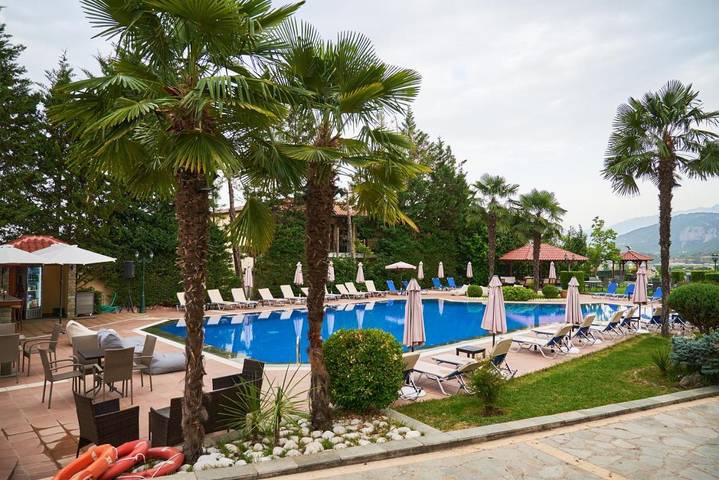 Hôtel pour 2 personnes, avec piscine ainsi que vue et jardin, animaux acceptés dans Kalambáka - 3