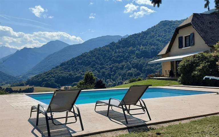 Villa Delb - Vistas a la Montaña, Piscina Privada y Wi-Fi in Arthez-d'Asson, Béarn