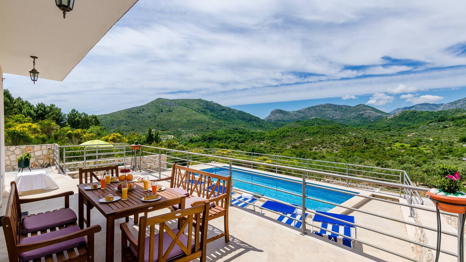 Villa M - Dubrovnik by Villas Guide in Orasac, Grad Dubrovnik