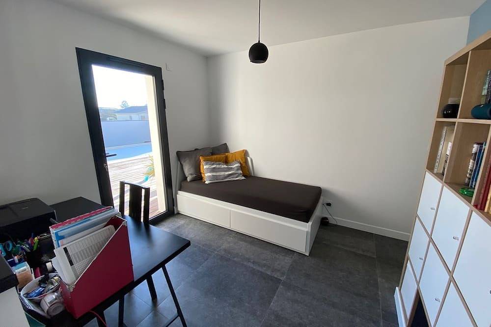 Villa confortable avec piscine, proche de toutes commodités. in Saint-Vincent-de-Paul, Région de Dax