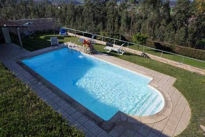 Location de vacances pour 4 personnes, avec jardin ainsi que balcon et piscine dans Santo Tirso - 4