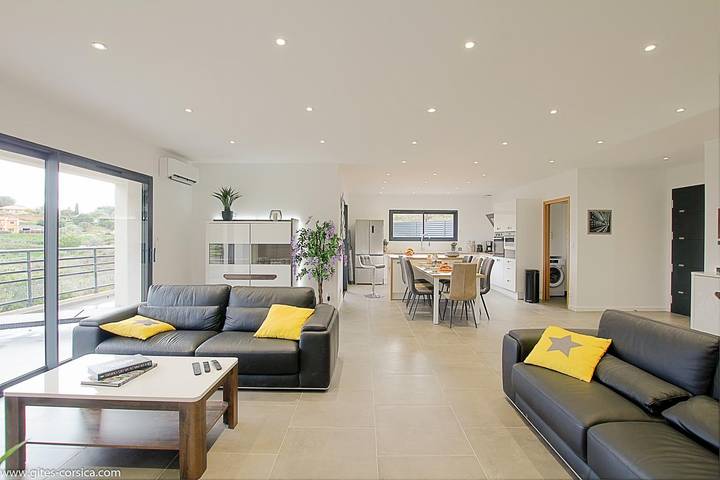 Gîte pour 6 personnes, avec Terrasse ainsi que Jardin et Vue dans Sagone - 4
