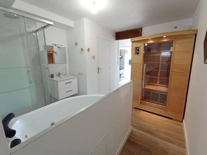 Gîte pour 4 personnes, avec jacuzzi ainsi que jardin et sauna à La Roche-sur-Yon - 4