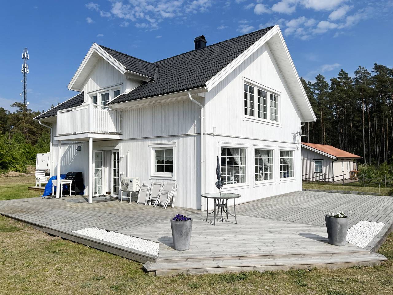 Hus för 8 Personer, med terass och trädgård