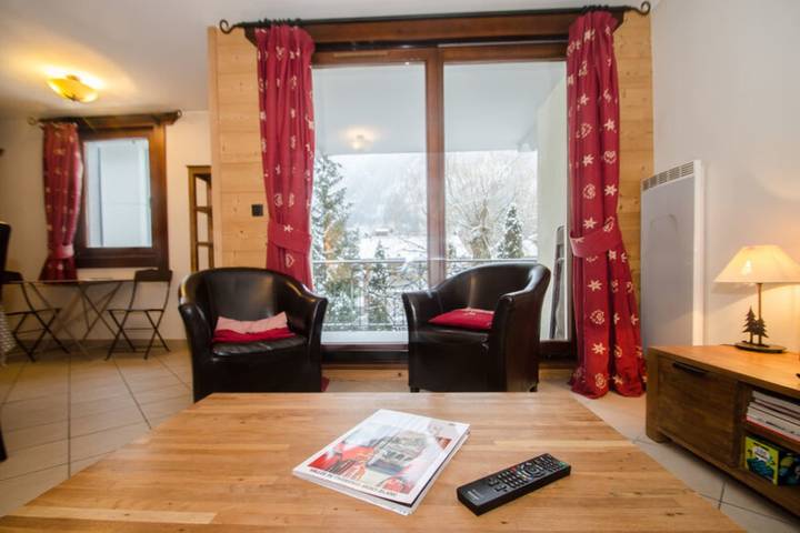 Gîte pour 6 personnes, avec balcon, adapté aux familles dans Office De Tourisme De La Vallee Blanche - 4