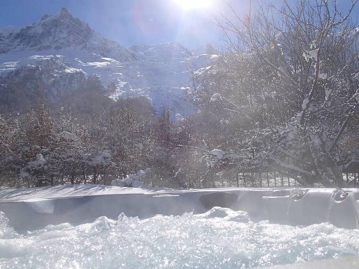 Gîte pour 8 personnes, avec jardin ainsi que vue et terrasse dans Les Bossons - 3