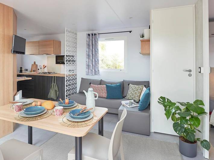 Camping Le Panoramic - Mobilheim 4 personen - Mobilheim Savanah 30M² mit halb überdachter Terrasse in Binic, Côte de Goëlo