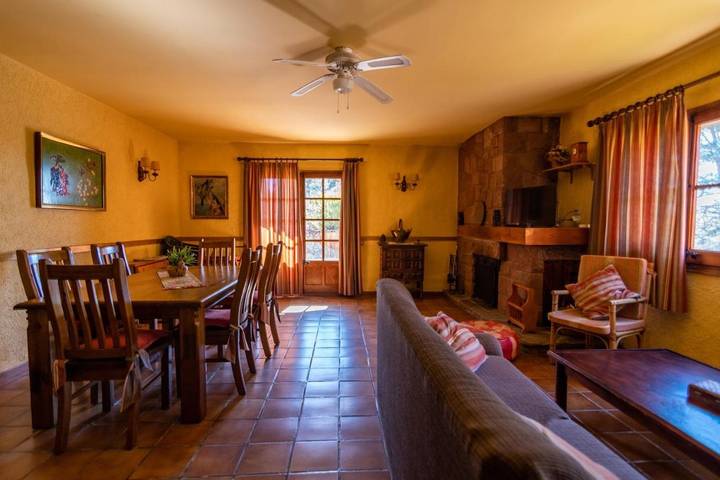 Casa rural para 13 personas, con jardín además de vistas y piscina para niños en Prades - 2