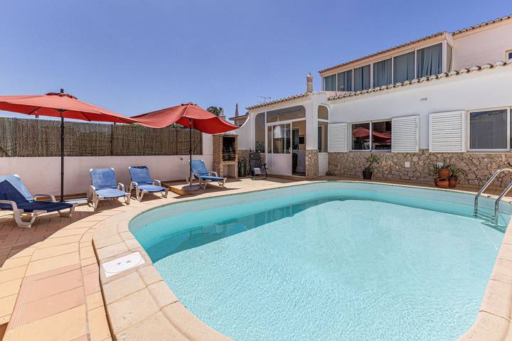 Villa pour 11 personnes, avec balcon et jardin dans Santa Maria
