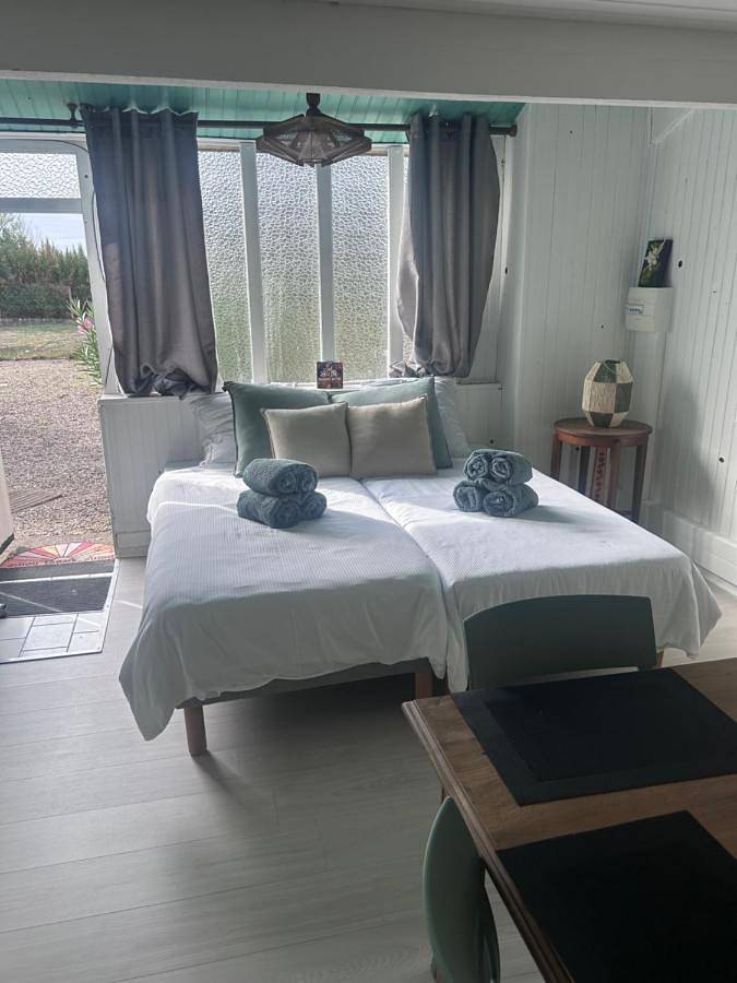 Maison d’hôte pour 4 personnes, avec Terrasse et Jardin ainsi que Piscine et Vue dans Culan