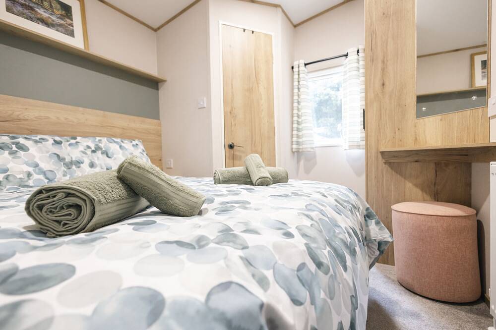 Curlew is a brand new property situated on the boutique Sandhills Holiday Park in Mudeford in Mudeford, Christchurch