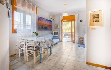 Holiday Apartment for 4 People in Torre Archirafi, Catania Province, Photo 3