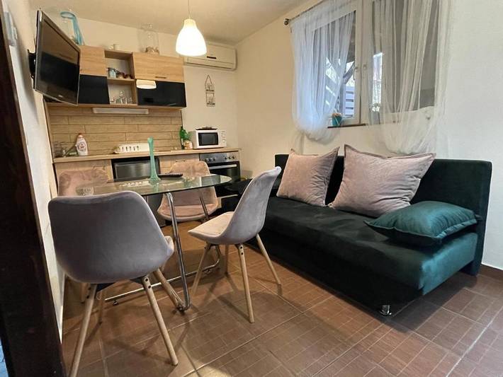 Ferienwohnung für 6 Personen, mit Whirlpool und Terrasse sowie Garten und Pool in Siofok