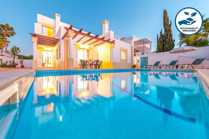 Villa para 8 pessoas, com Varanda e Terraço e ainda Jardim no Algarve