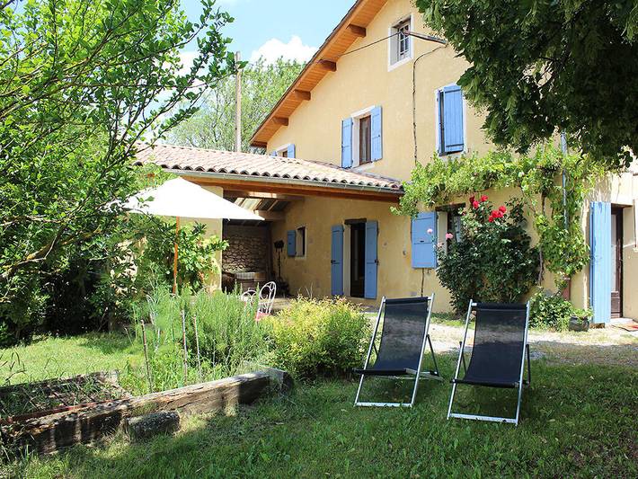 Gîte pour 3 personnes, avec Terrasse ainsi que Jardin et Vue à Le Chaffaut-Saint-Jurson
