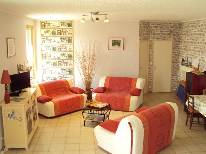 Gîte pour 8 personnes, avec jardin et jacuzzi à Saint-Martin-de-Fraigneau