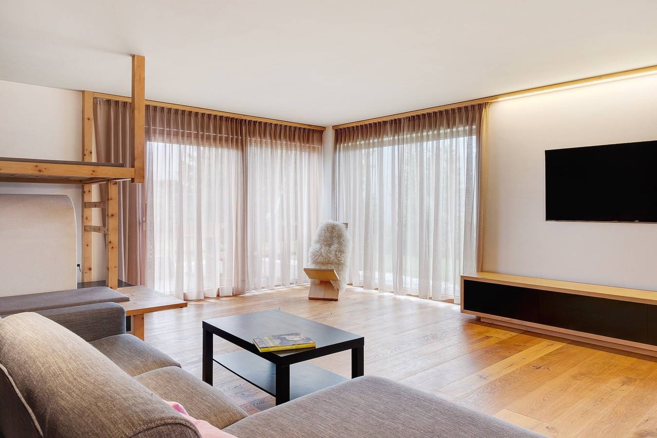 Ganze Wohnung, Ferienwohnung "Angerle Alm Apt Alpenglühen" mit Privatterrasse, Gemeinschaftsgarten und Wlan in Karersee, Welschnofen