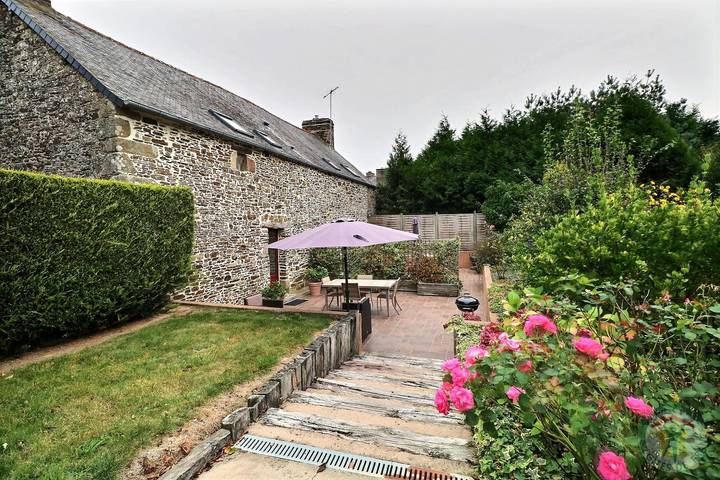 Gîte pour 4 personnes, avec Terrasse ainsi que Jardin et Vue à Trans-la-Forêt