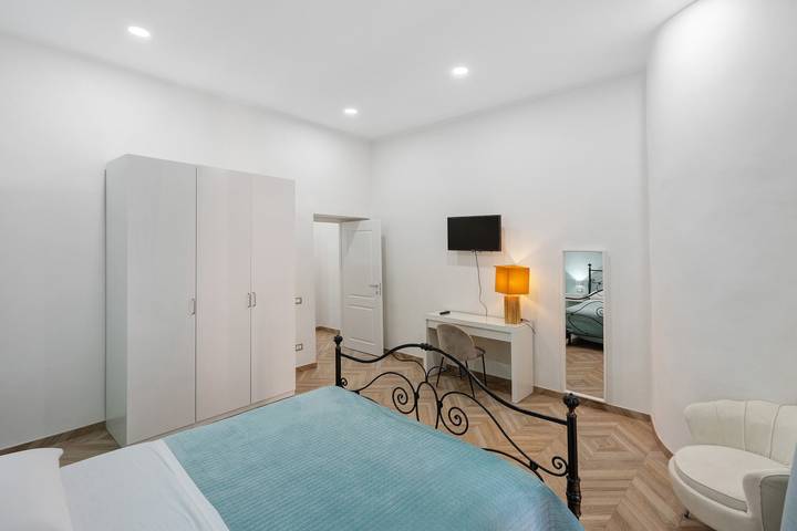 Appartamento intero, Appartamento 'A casa re nonni' con Balcone, Wi-Fi e Aria Condizionata in Napoli, Napoli e dintorni