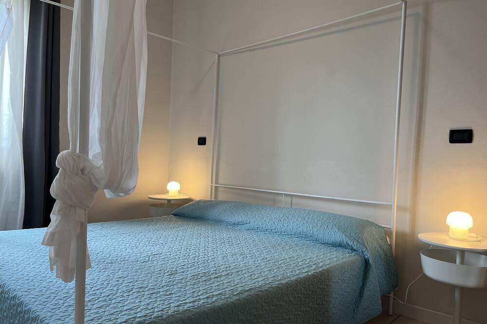 Geheel appartement, Apartment with garden and wonderful lake view in Bardolino, Garda Bergen