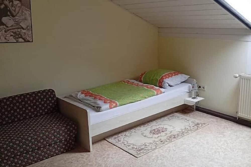 Ganze Wohnung, Gemütliche Ferienwohnung (75qm) am Lande in Furth im Wald, Ostbayern